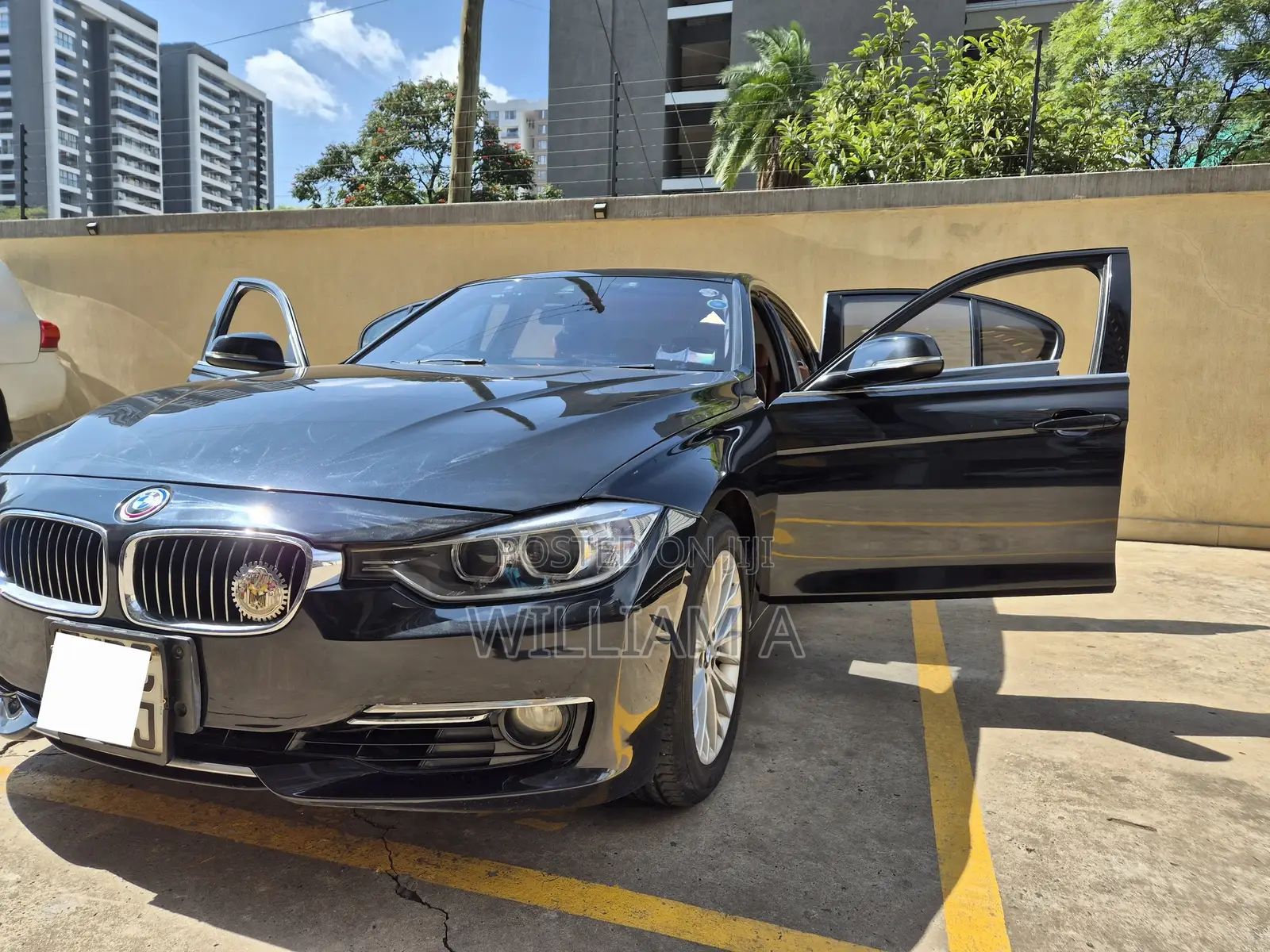 BMW 320i Sedan RWD 2014 Black