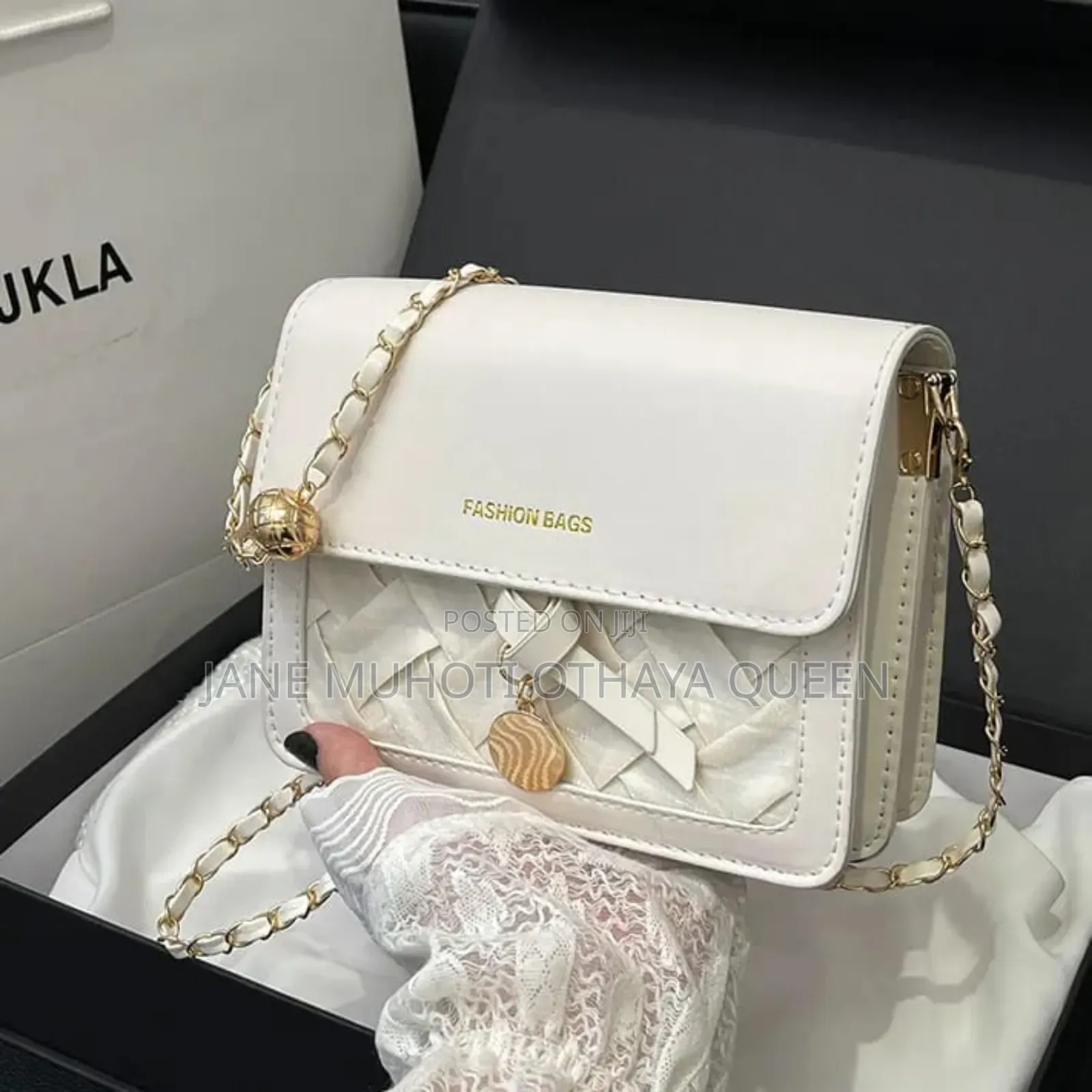 *Elegant Solid Color Sling Bag