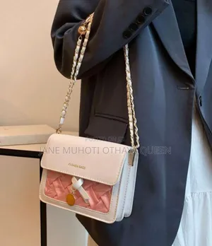 *Elegant Solid Color Sling Bag