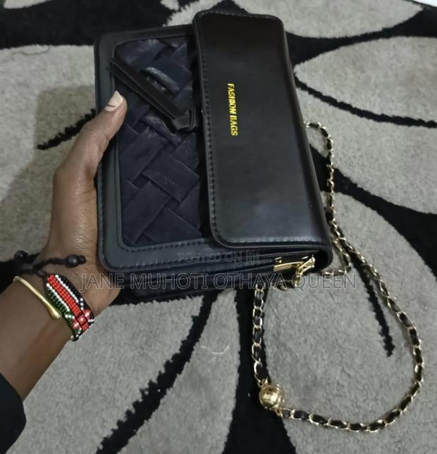 *Elegant Solid Color Sling Bag - thumbnail 7