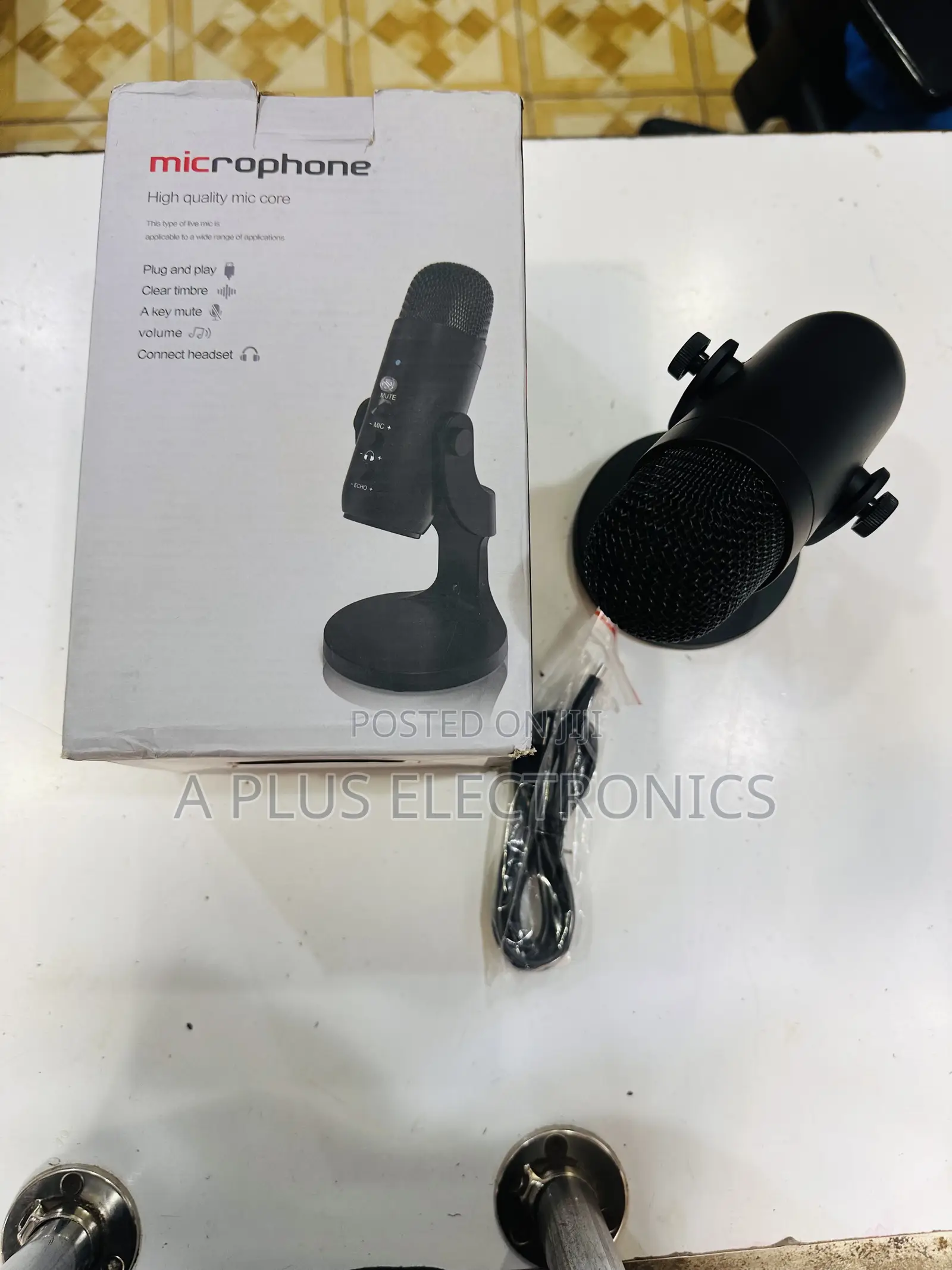 Podcast/Table Microphone With Voice Clarity for Recording Streaming