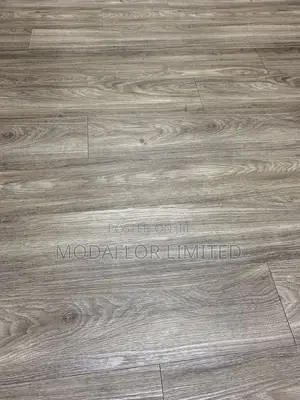 Dryback Vinyl Planks – Strong and Elegant Floor Covering