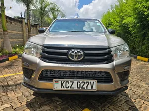 Toyota Hilux 2020 Gray
