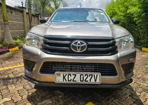 Toyota Hilux 2020 Gray