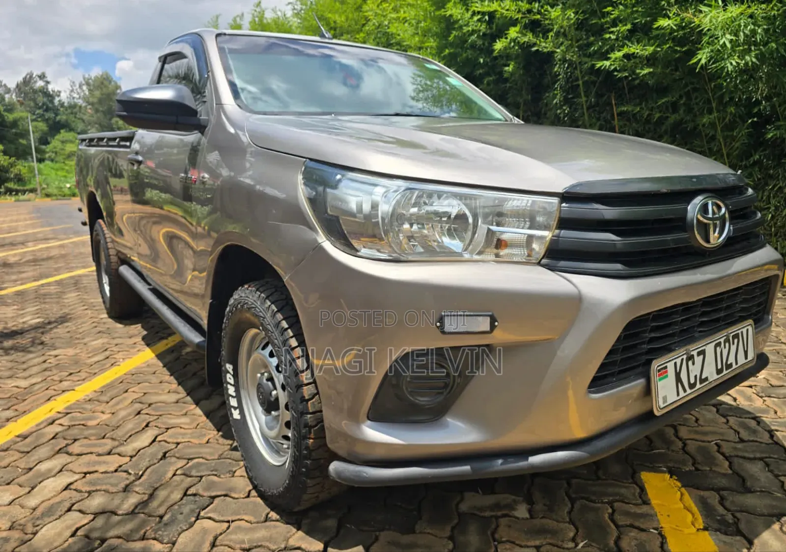 Toyota Hilux 2020 Gray