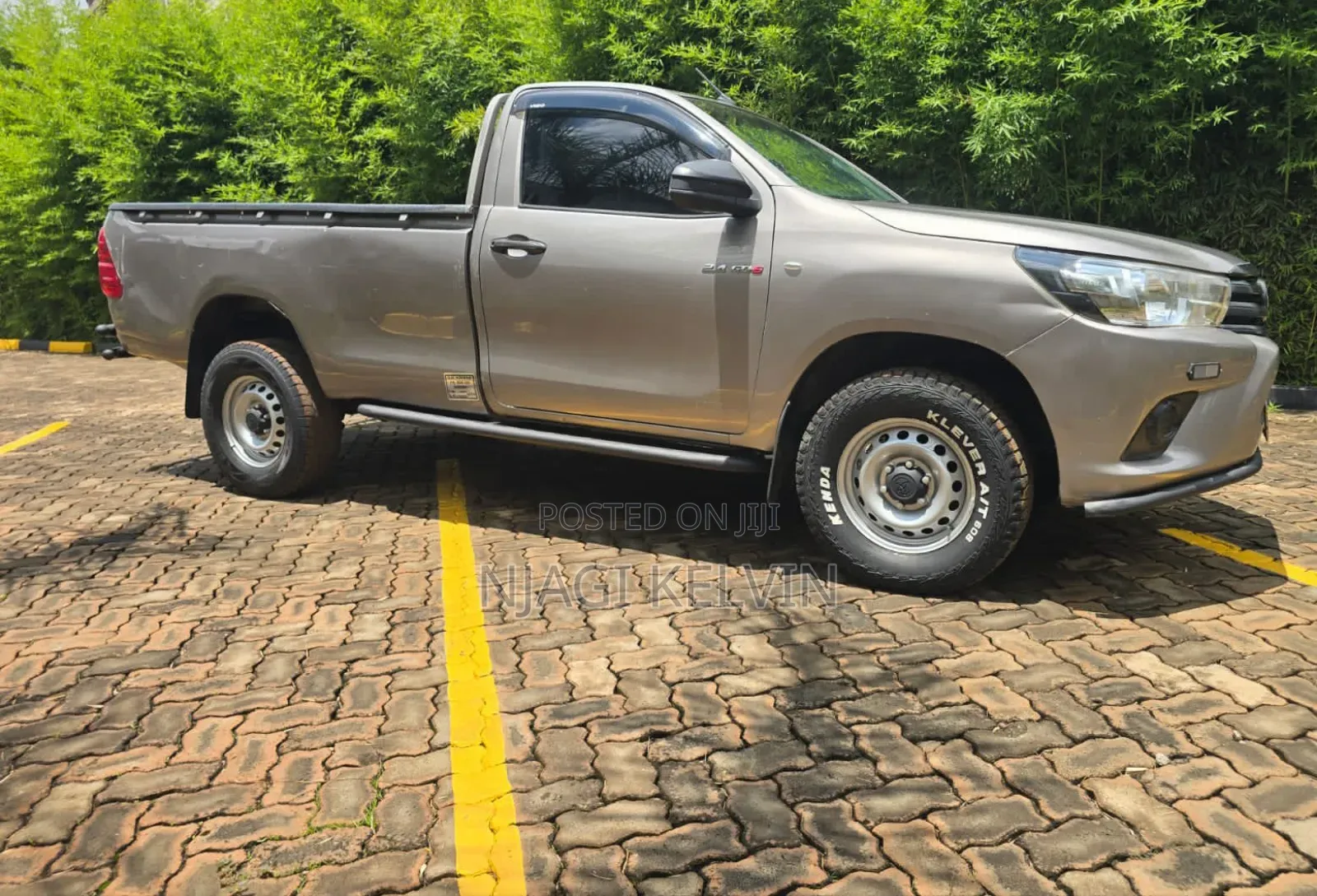 Toyota Hilux 2020 Gray