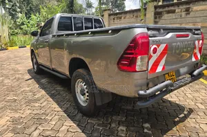 Toyota Hilux 2020 Gray