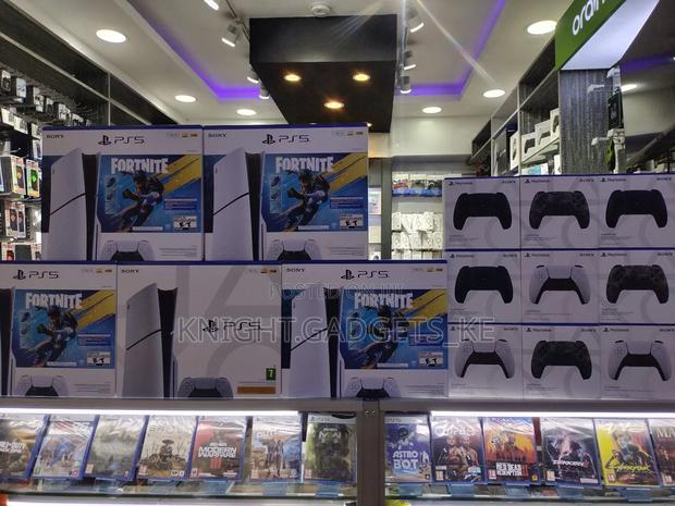 Ps5 Slim Disc Plus Extra Controller Bundle !