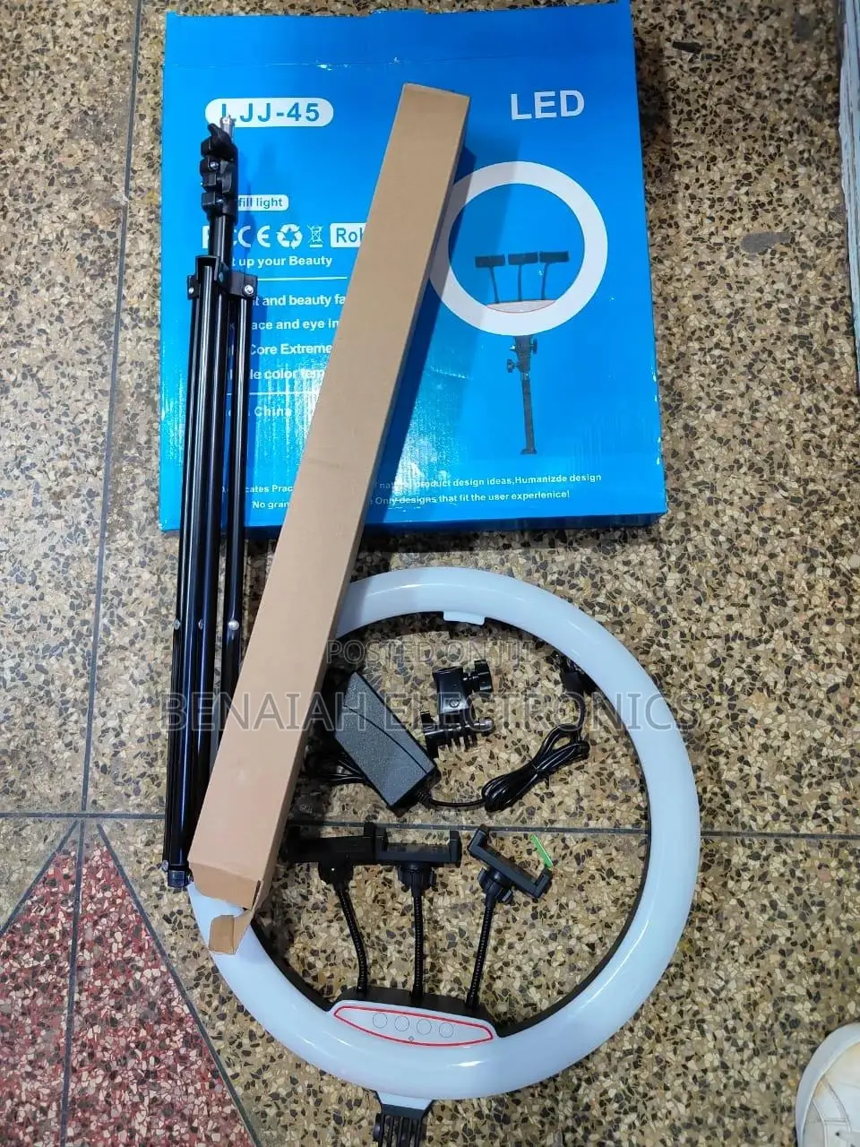 18 Inches Ringlight With Three Holder,Remote 2.1 MTRS Tripod