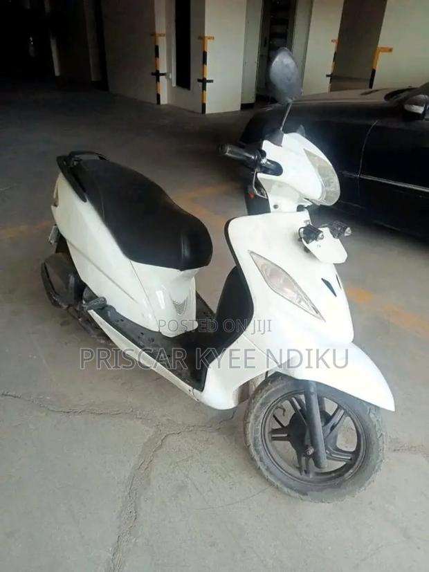 TVS Wego 2015 White - thumbnail 2