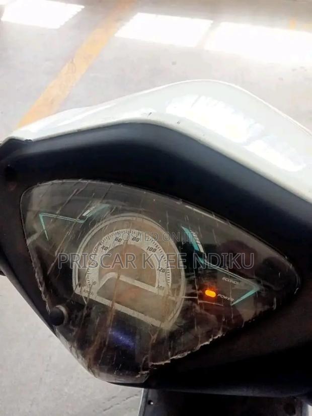 TVS Wego 2015 White - thumbnail 4