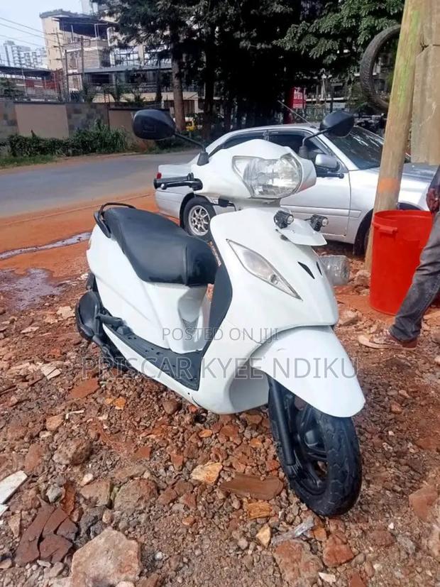 TVS Wego 2015 White - thumbnail 5