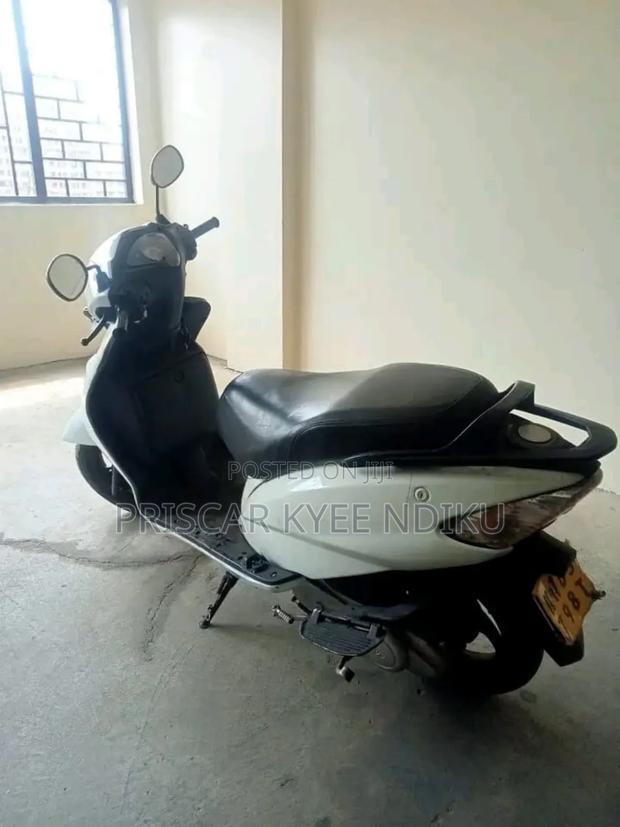 TVS Wego 2015 White - thumbnail 6
