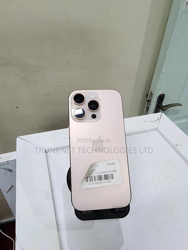 Apple iPhone 16 Pro 128 GB Gold - thumbnail 2