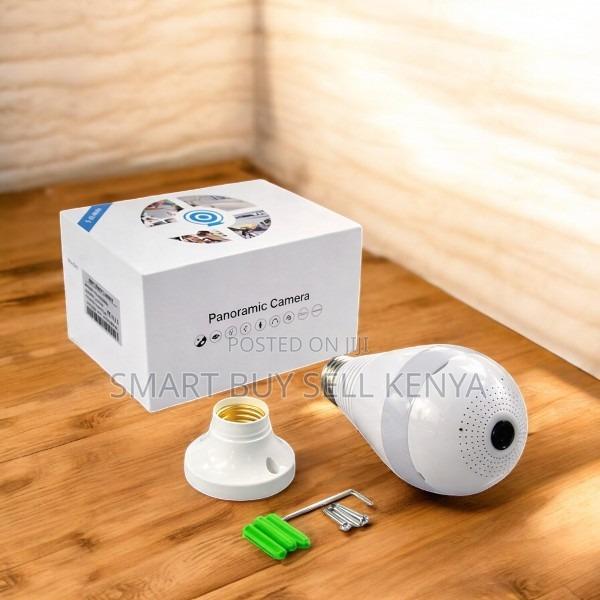 Pir Sensor Alarm and 24/7 Colored Panoramic 1080p Wifi Bulb Camera