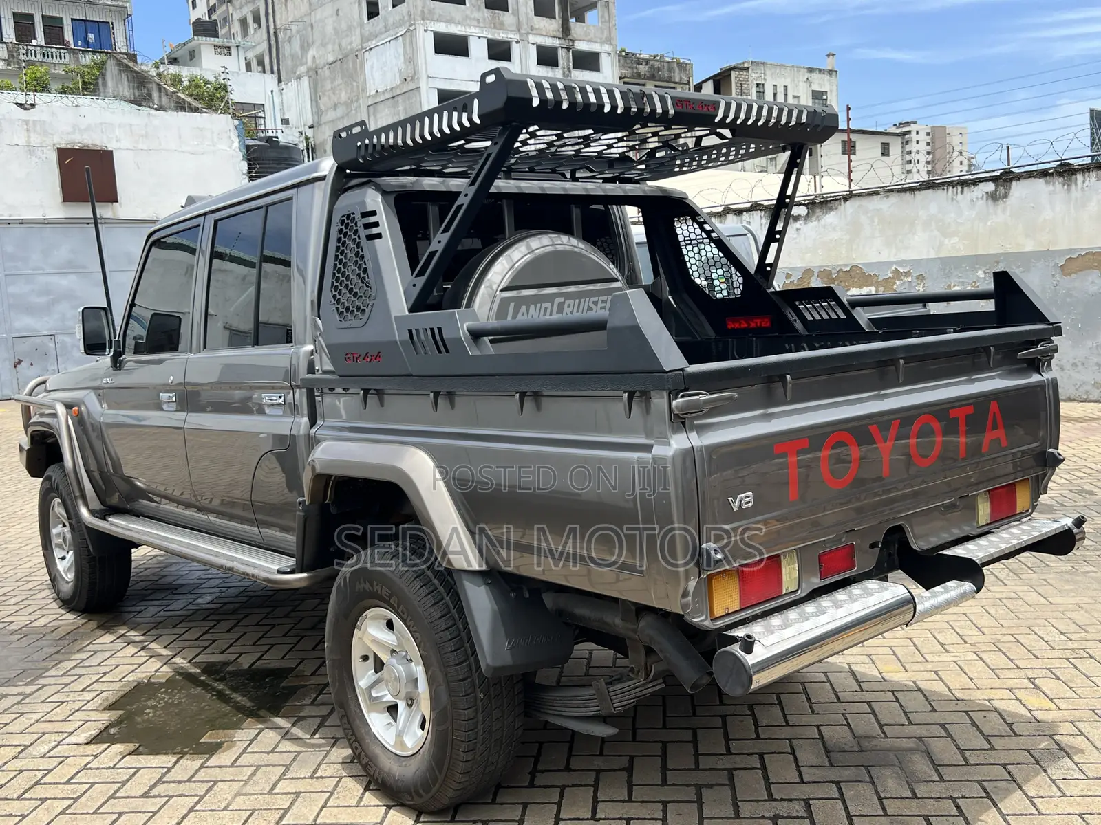 Toyota Land Cruiser 2018 Gold