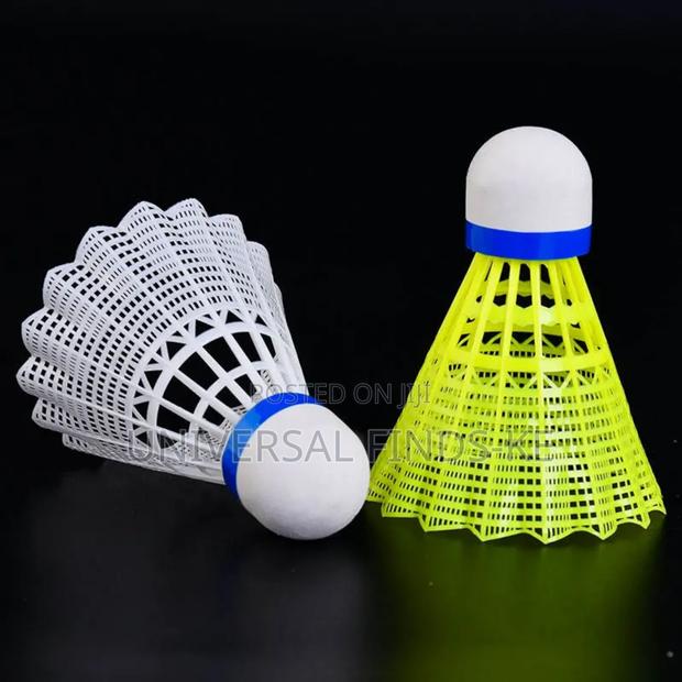 Plastic Shuttlecocks Set of 3 - thumbnail 2