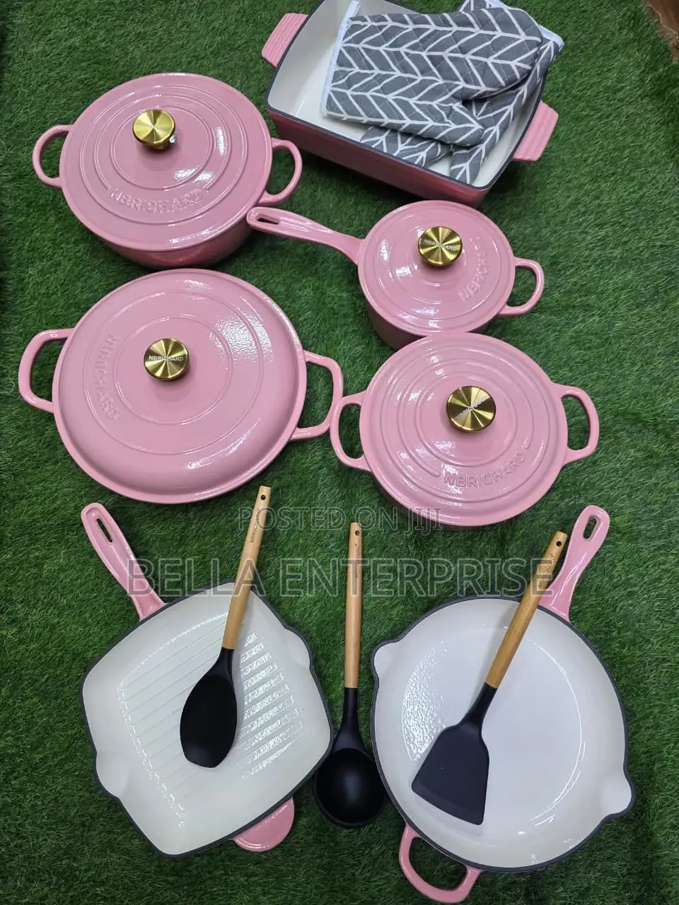 Available 12 PCS Enamel Cast Iron Cooking Pots With 3 Silicone Spoons