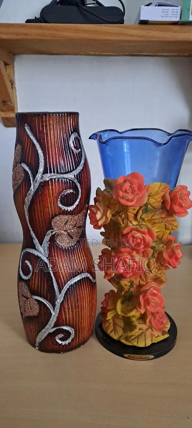Decorative Flower Vases (Set of 2) – Elegant Home Décor