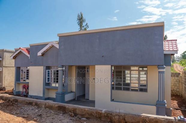 3bdrm Bungalow in Mahiga Meru Road, Kamakis for sale
