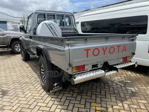 Toyota Land Cruiser 2018 Gray