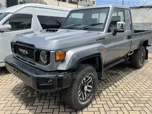 Toyota Land Cruiser 2018 Gray