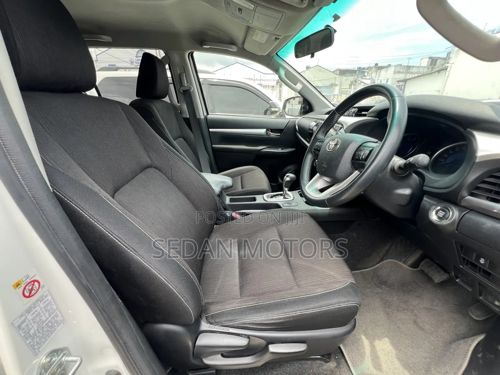 Toyota Hilux 2019 Pearl