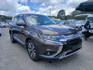 Mitsubishi Outlander SE FWD 2019 Brown