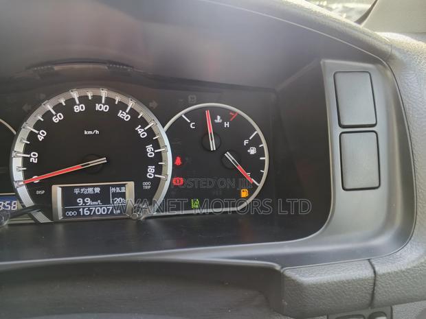 Toyota HiAce 2019 Silver - thumbnail 9
