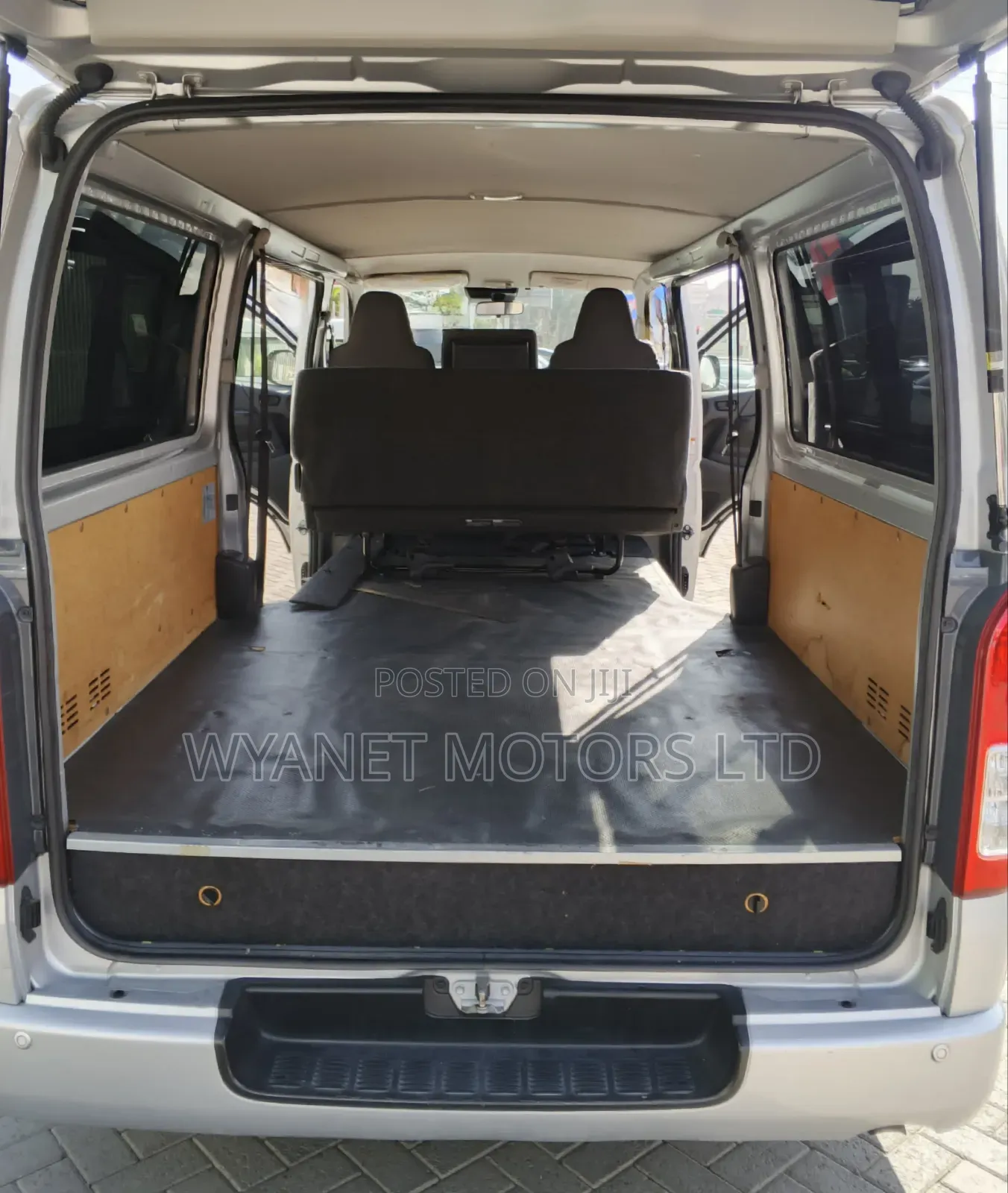 Toyota HiAce 2019 Silver