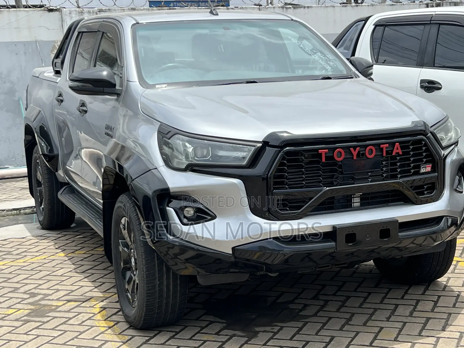 Toyota Hilux 2019 Silver