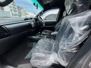Toyota Hilux 2019 Silver