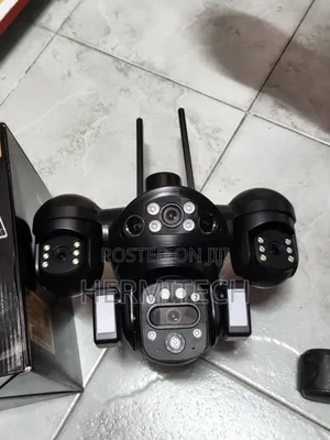 4lens 4 Images Design With Wide Monitoring Range Solar Powered CCTV 4g