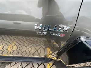 Toyota Hilux 2019 Green