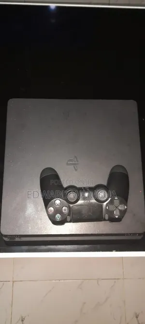 Playstation 4 Slim