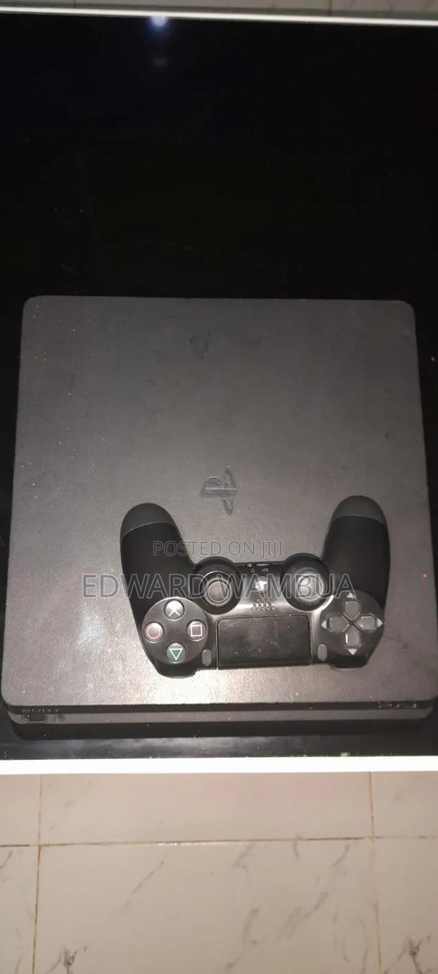 Playstation 4 Slim