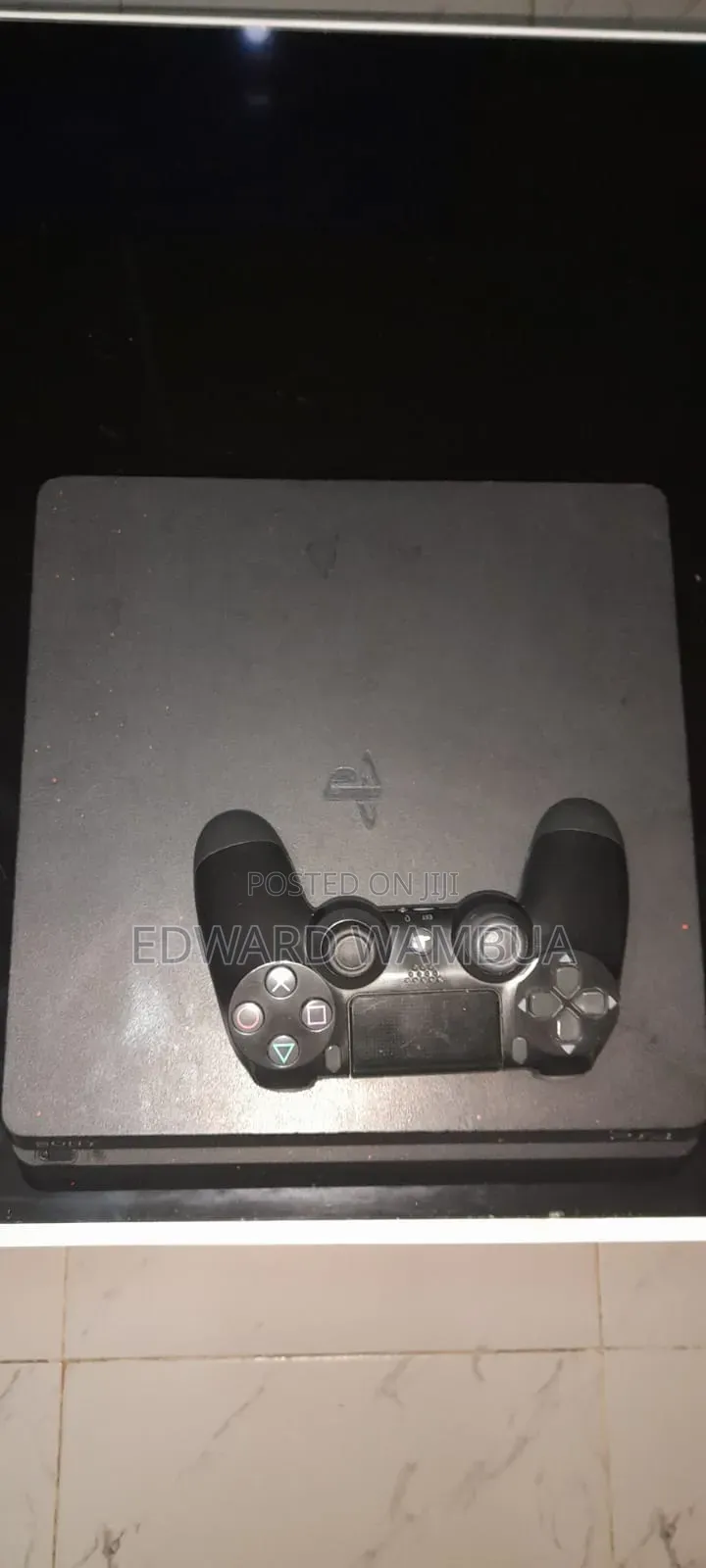 Playstation 4 Slim
