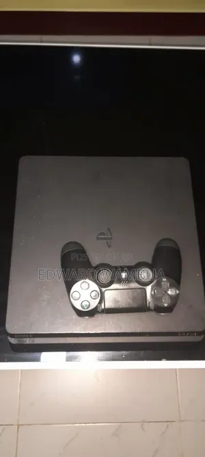 Playstation 4 Slim