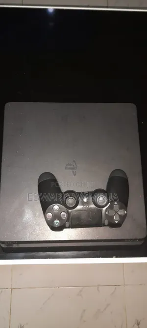 Playstation 4 Slim