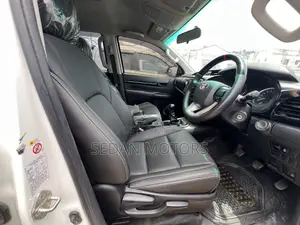 Toyota Hilux 2019 Off white