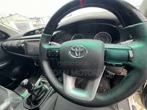 Toyota Hilux 2019 Off white