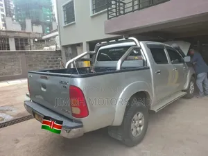 Toyota Hilux 2007 Silver