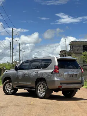 Toyota Land Cruiser Prado 2.8 2018 Gray