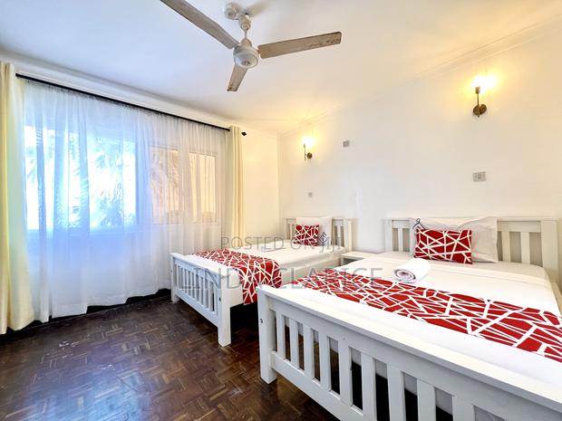 8 Bedroom Villa in Nyali - thumbnail 4