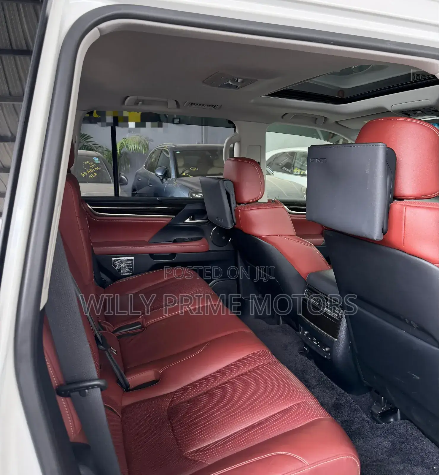 Lexus LX 570 AWD 2019 Whtie