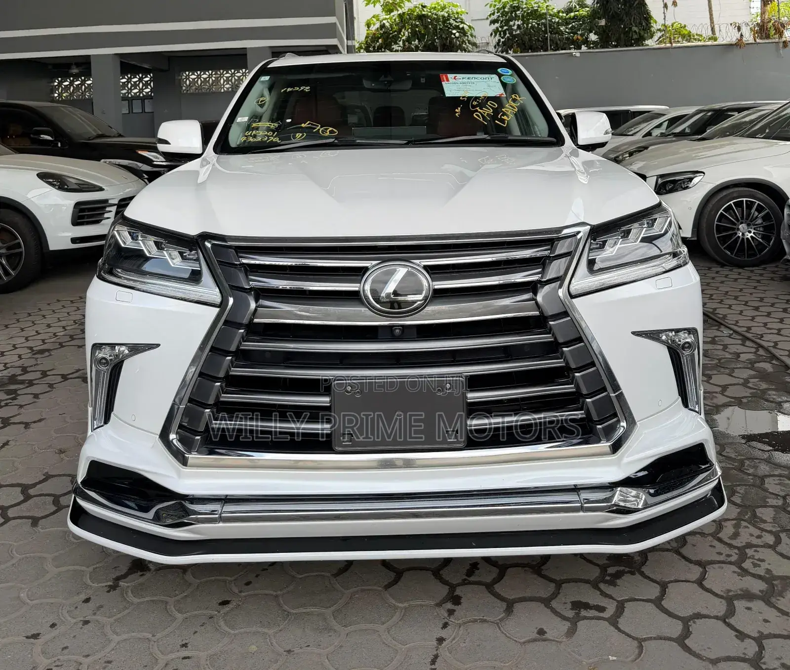 Lexus LX 570 AWD 2019 Whtie
