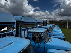 Dongfeng Cummins 18-Seater Staff Bus (Psv) – Clean Interior