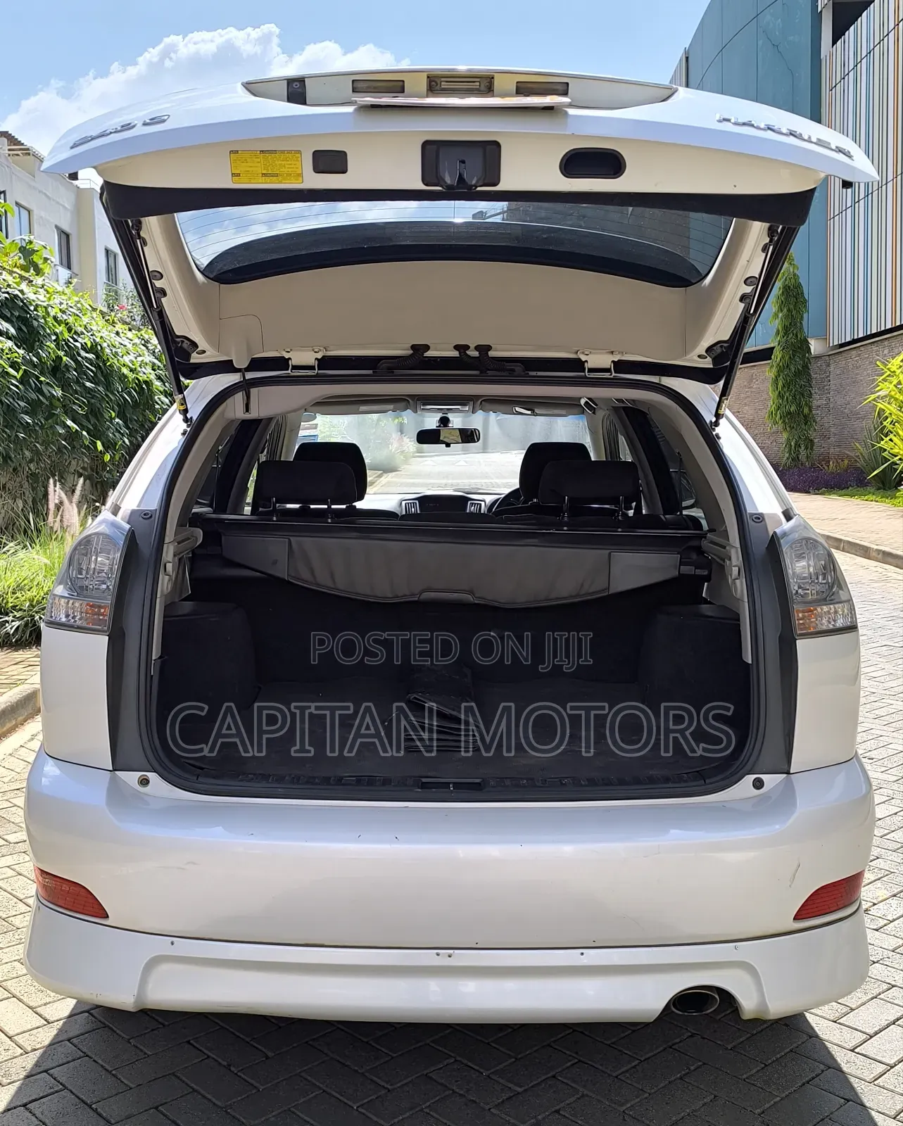 Toyota Harrier 240G 2012 White