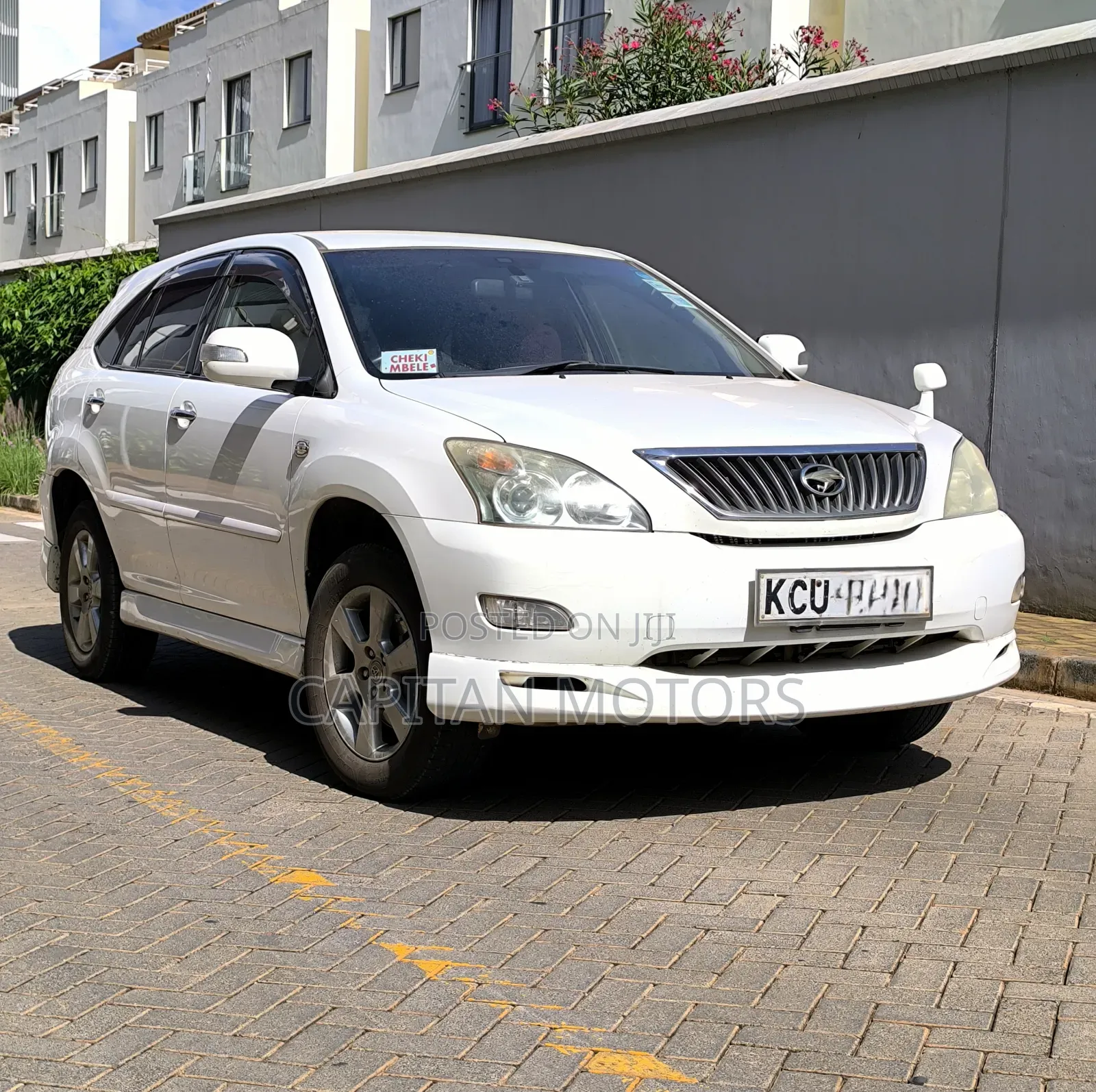 Toyota Harrier 240G 2012 White