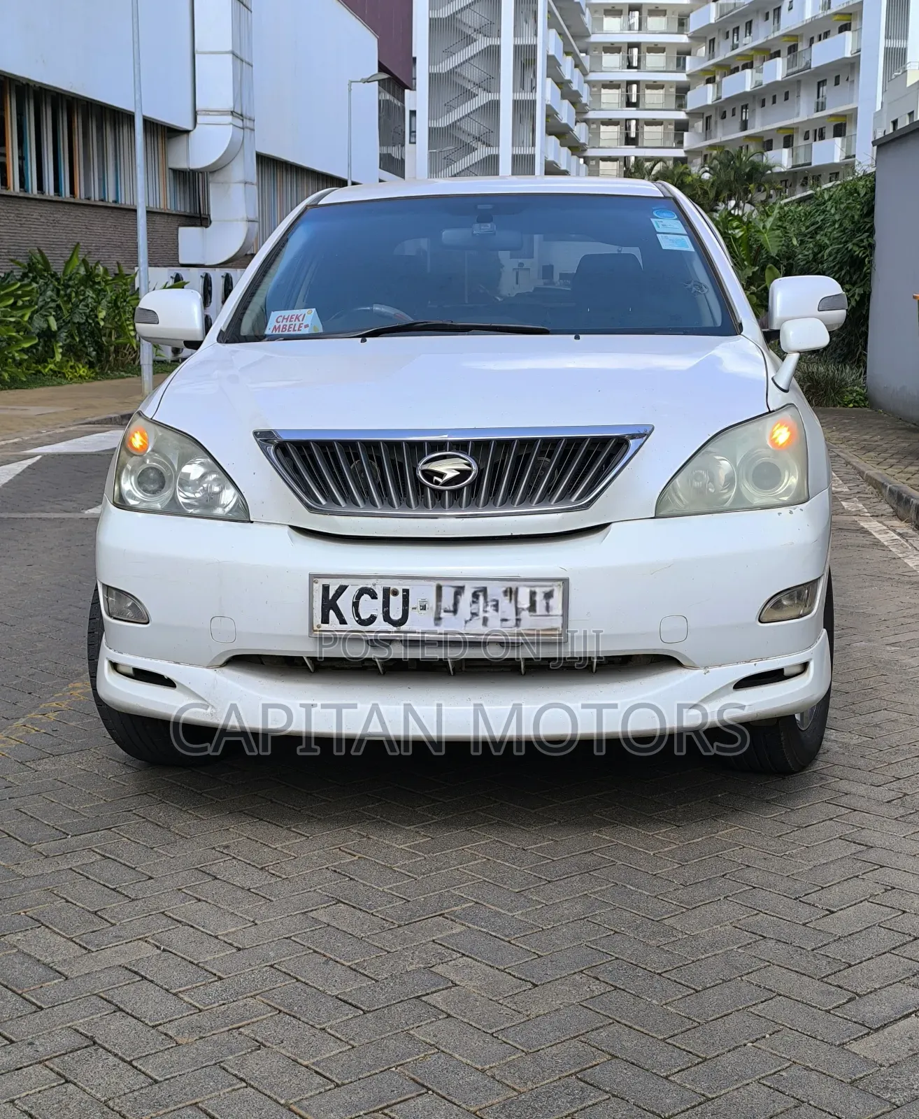 Toyota Harrier 240G 2012 White
